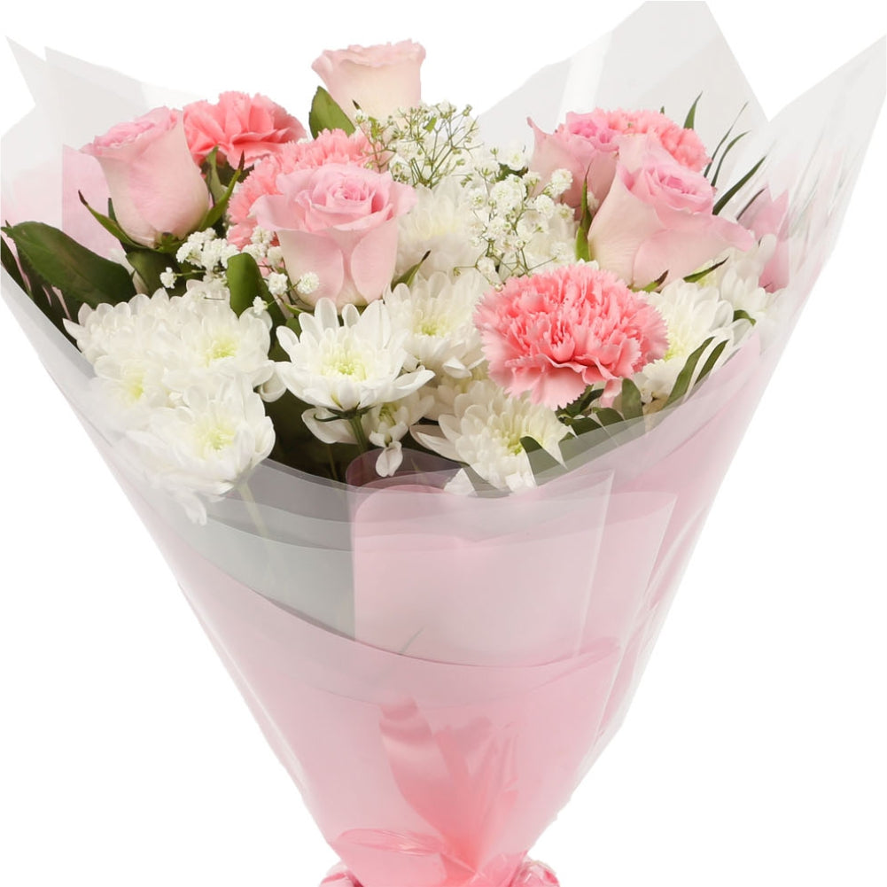 A Pink Snow White Bouquet & Birthday Balloon£16.99