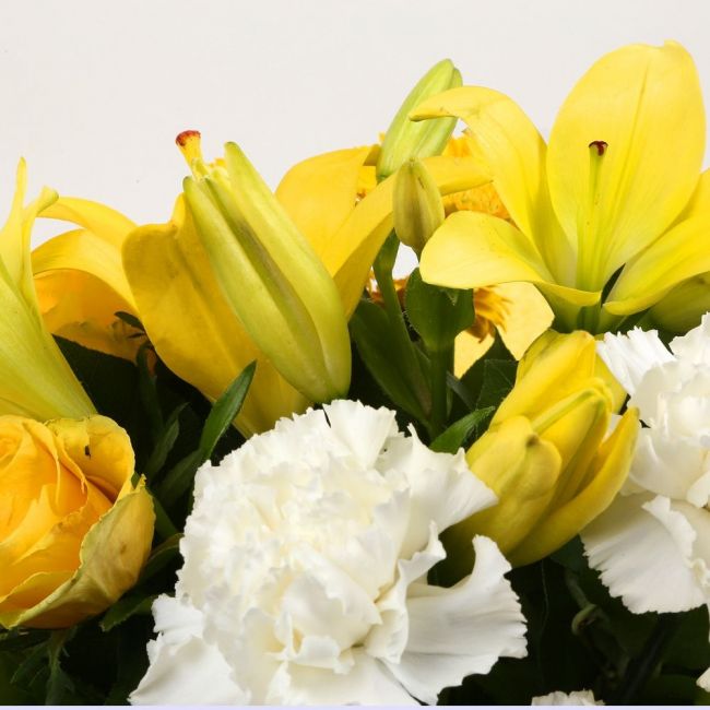 Golden Sunshine Flowers Bouquet£16.99