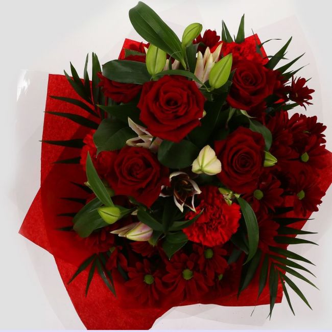 Red Roses & Lilly Bouquet£19.99