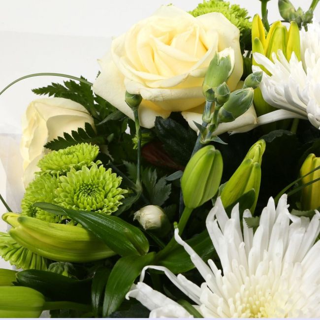 Golden Cream Flowers Bouquet£16.99