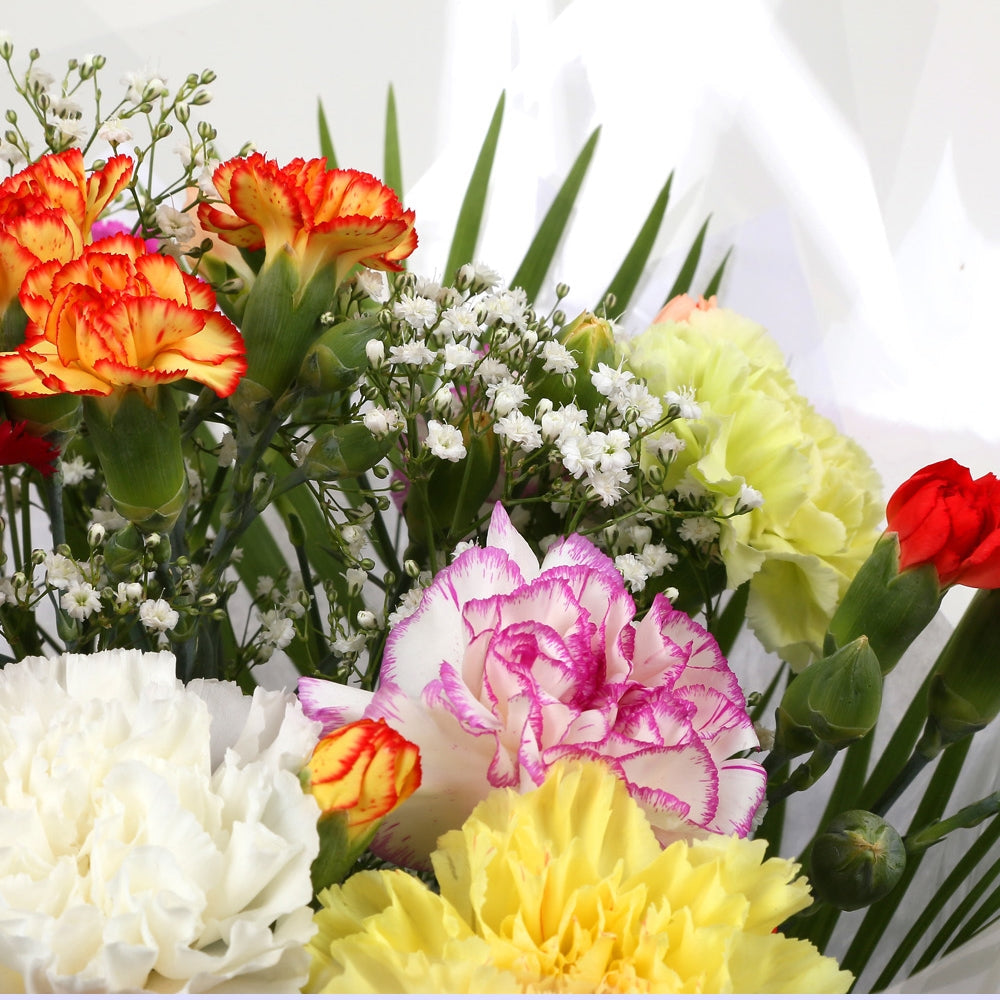 Birthday Balloon & Lollipop Star Flowers£19.99