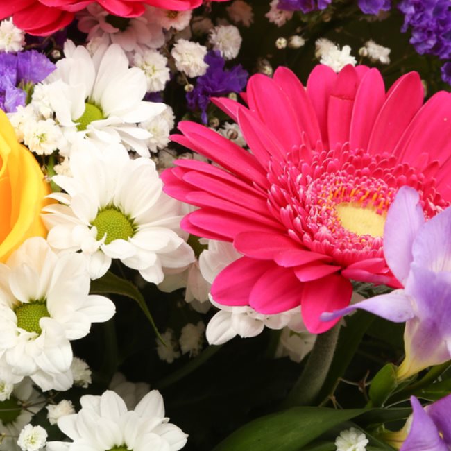 Love You Balloon & Brilliant Blooms Bouquet£19.99