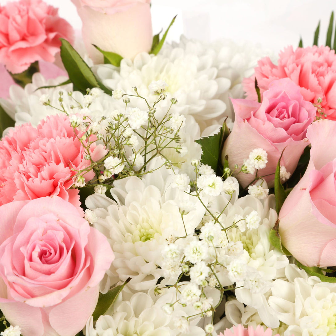 A Pink Snow White Bouquet & Birthday Balloon£16.99