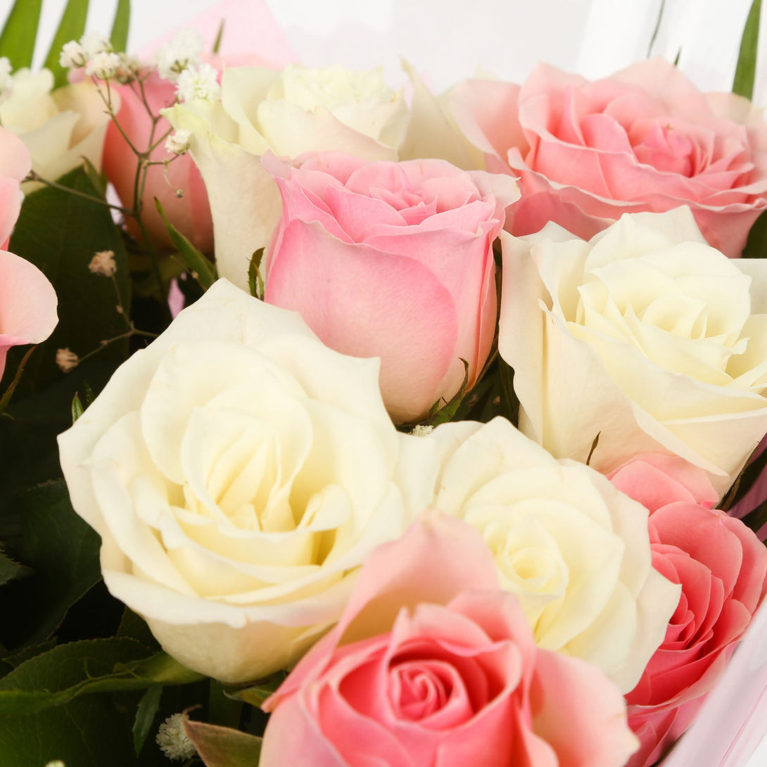 20 Sweet Pink & White Roses & Birthday Balloon£21.99